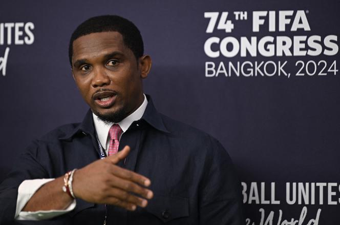 Portrait de Samuel Eto'o en tenue de l'équipe nationale